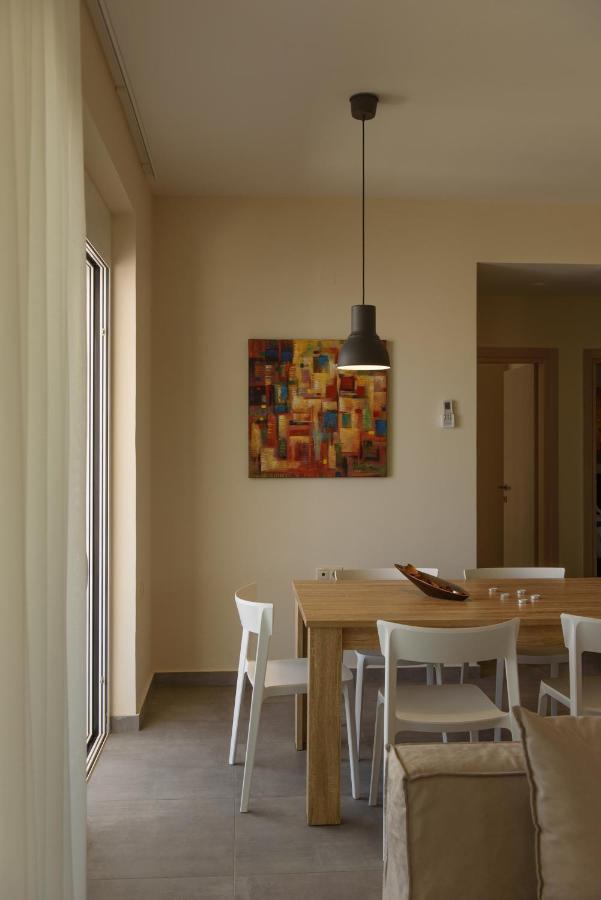 Thetis Beach Suites Kokkinos Pirgos Ngoại thất bức ảnh