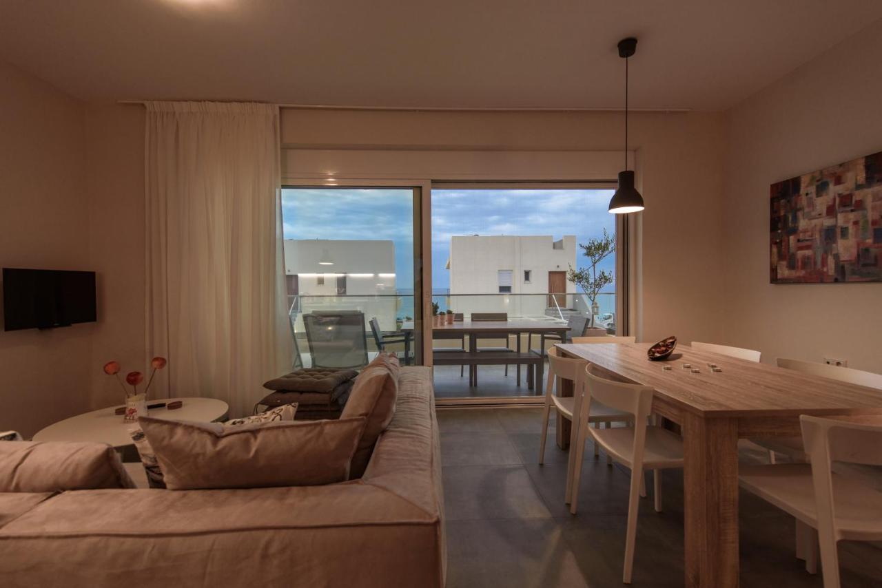 Thetis Beach Suites Kokkinos Pirgos Ngoại thất bức ảnh