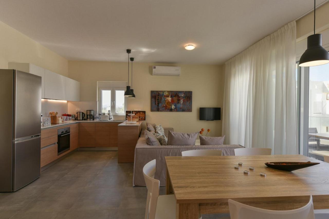 Thetis Beach Suites Kokkinos Pirgos Ngoại thất bức ảnh