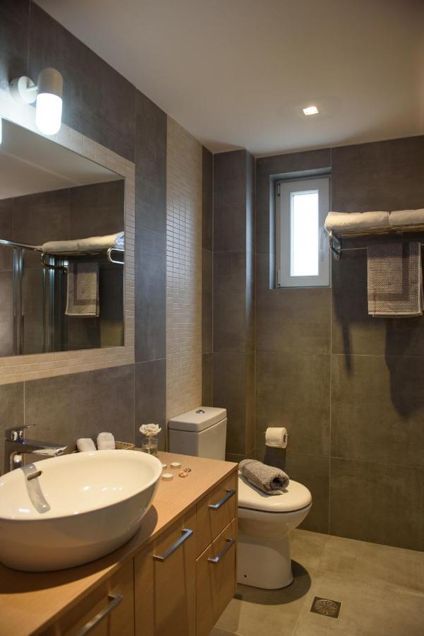 Thetis Beach Suites Kokkinos Pirgos Ngoại thất bức ảnh